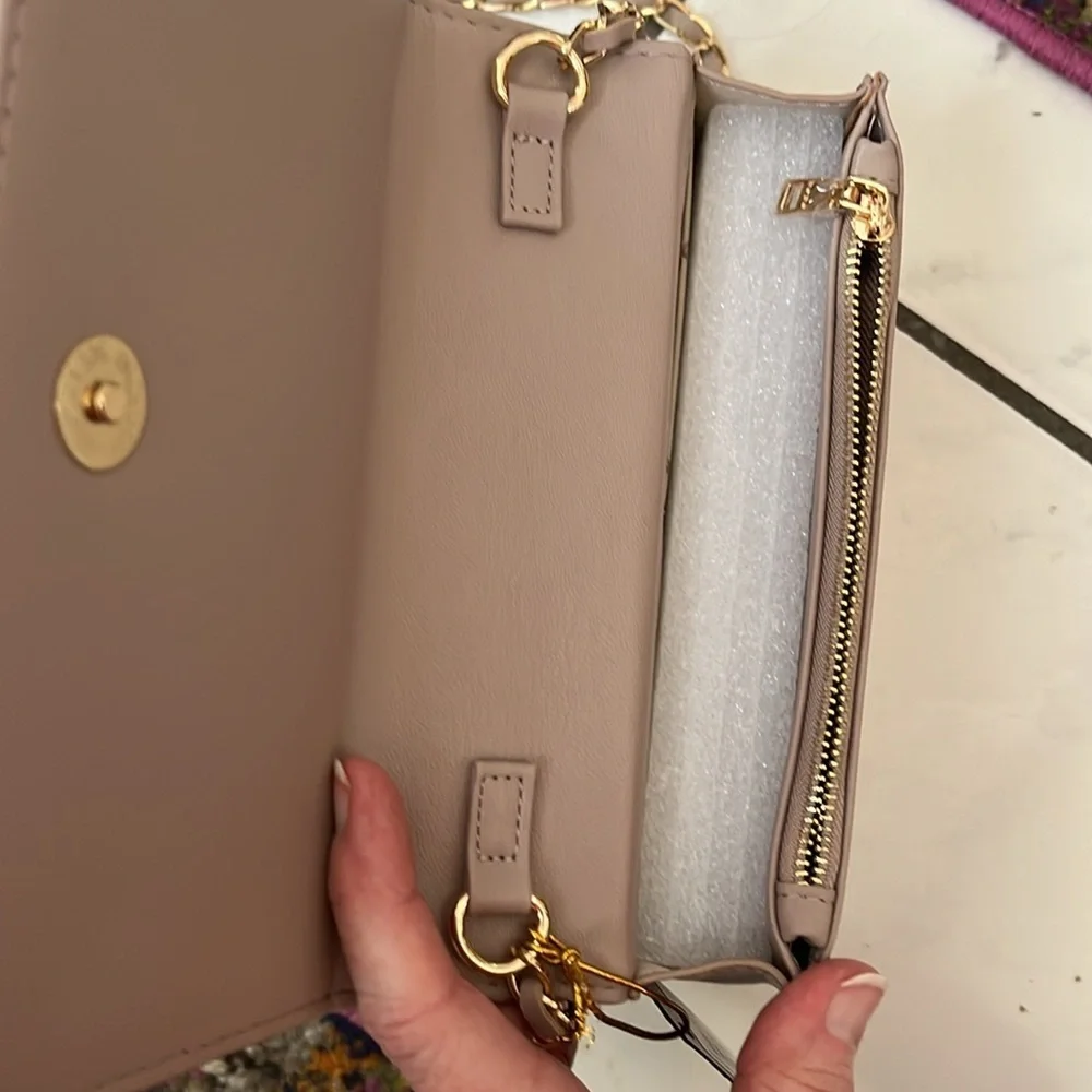 Bebe NWT Cross body bag purse Taupe quilted front & back Gold tone hardware